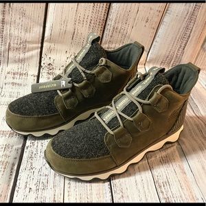 NIB Sorel Kinetic Caribou WP Snow/Hiking Boot